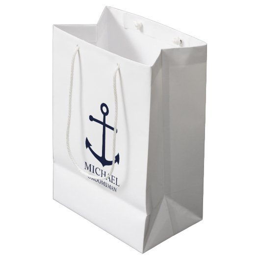 Nautical Navy Blue Anchor Personalized Groomsmen Medium Cadeauzakje (Voorkant Gekanteld)