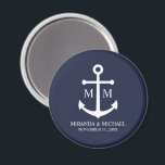 Nautical Navy Blue Anchor Wedding Magneet<br><div class="desc">Voeg een stijlvolle touch toe aan uw nautische bruiloft met deze klassieke marineblauwe huwelijksgunst voor anker. Ontworpen met een witte anker illustratie,  het beschikt over gepersonaliseerde bruid en bruidegom monogram,  naam en trouwdatum in een witte serif lettertype op een marine blauwe achtergrond. Perfect voor nautische bruiloften,  strandbruiloften en meer.</div>