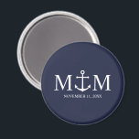 Nautical Navy Blue Anchor Wedding Magneet<br><div class="desc">Voeg een stijlvolle touch toe aan uw nautische bruiloft met deze klassieke marineblauwe huwelijksgunst voor anker. Ontworpen met een witte anker illustratie,  het beschikt over gepersonaliseerde bruid en bruidegom monogram,  naam en trouwdatum in een witte serif lettertype op een marine blauwe achtergrond. Perfect voor nautische bruiloften,  strandbruiloften en meer.</div>
