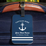 Nautical Navy Blue Custom Kapitein Boat Name Bagagelabel<br><div class="desc">Nautical custom bagagelabel is voorzien van een bootanker in kuststijl met een stijlvol typografische vormgeving. Pas de tekst aan met de naam van de kapitein,  de naam van het vaartuig en de locatie. Maakt een leuk,  uniek geschenk voor booteigenaars. Klassieke marineblauw- en witkleurenschema kunnen worden gewijzigd.</div>