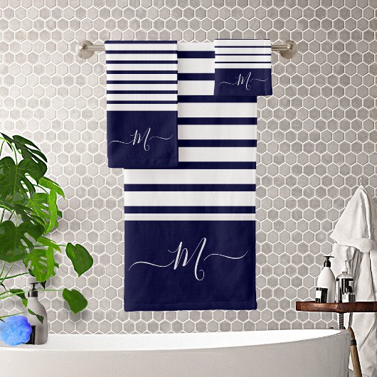 Nautical Navy Blue white Striped Monogram initiaal Bad Handdoek