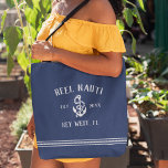 Nautical Navy & White Rustic Anchor Boat Name Tote Bag<br><div class="desc">Tas uw uitrusting aan de jachthaven met deze geweldige aangepaste canvas tas die u gemakkelijk kunt aanpassen met uw bootnaam! Het theoretische ontwerp kenmerkt een marineblauwe achtergrond met de naam van uw boot, het vastgestelde jaar, en de scheepsregistratie in bijtende witte letters met een ankerillustratie. De streep van de piek...</div>