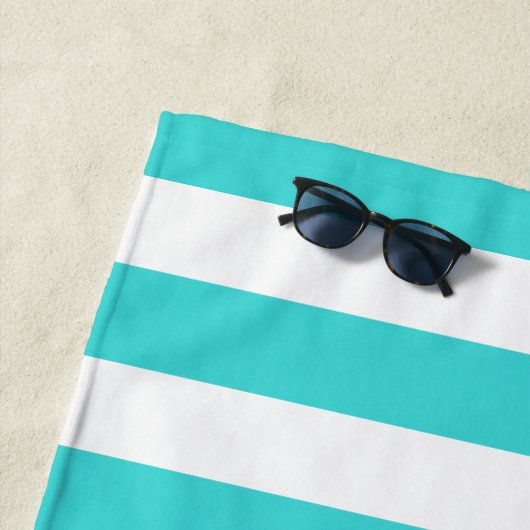 Nautical Seashell Stripe Aqua Blue Monogram Strandlaken (In situ)