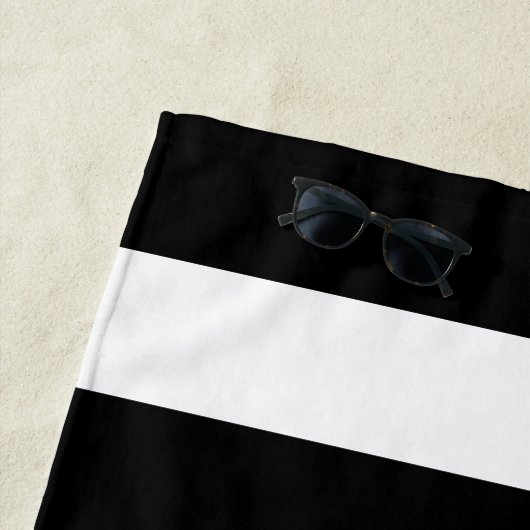 Nautical Stripes Bootnaam wit anker zwart Strandlaken (In situ)