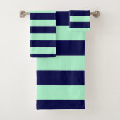 Nautical Stripes Navy Blue en Mint Green Bad Handdoek (Insitu)