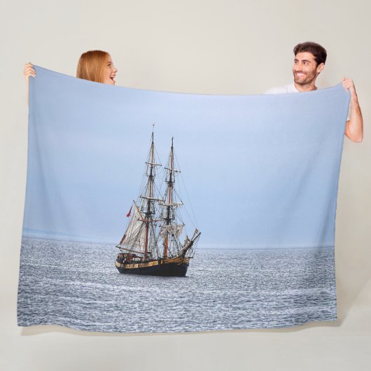 Nautical Vissen Boat Blue Skies Fleece Deken (In situ)