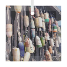 Nautical Vist Buoys op Rustic Building