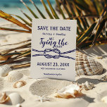 Nautical Wedding Save the Date Kaart<br><div class="desc">Moderne nautische bruiloft bespaart de datumkaart met een schone,  minimalistische uitstraling,  met de klassieke marine en witte kleuren,  een gebruiksvriendelijke sjabloon voor personalisatie. Ideaal voor mariniers,  speekselaars,  jachtclub,  boot-,  strand- of zomerbruiloften.</div>