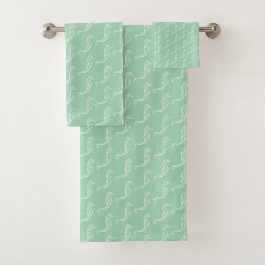 Nautical White Seahorse Skeleton Pattern Green Bad Handdoek (Insitu)