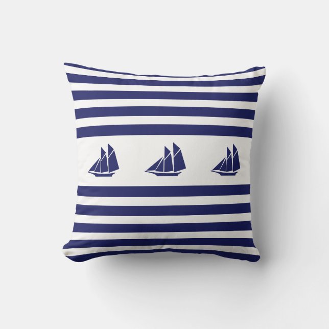 Nautical Yachts on Blue & White Striped Kussen (Voorkant)