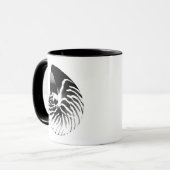 Nautilus shell - zwart, grijs en wit mok (Voorkant links)