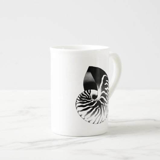 Nautilus shell - zwart, grijs en wit porselein kop (Voorkant rechts)