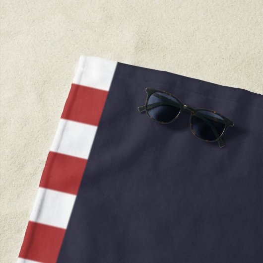 Nautisch anker, wiel, marineblauw, rode strepen strandlaken (In situ)