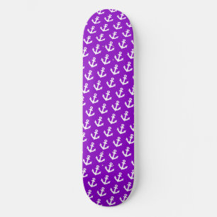 Nautisch ankerpatroon op neon paarse persoonlijk skateboard