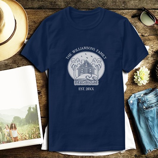 Nautisch Blauw Strand Huis Witte Familienaam Anker T-shirt