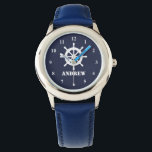 Nautisch kind horloge met kleine scheepswiel & naa<br><div class="desc">Nautisch kind horloge met kleine scheepswiel logo en naam. Aangepaste horloge gepersonaliseerd met de naam van het kind of monogram letters. Leuk maritiem thema tijdwaarnemer klok ontwerp voor kleine jongens Verjaardagsfeest. Maak er een voor kleine zeiler zoon, schipper kleinzoon, kleinkind, eerste stuurman neef, vriend, broer, boot kapitein zoon enz. Marine...</div>