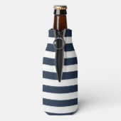 Nautische Anker Bootsnaam Navy Blauwe Strepen Flesjeskoeler (Fles Achterkant)