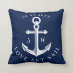 Nautische Anker Custom Monogrammen Marine Kussen<br><div class="desc">Nautische stijl toss kussen met uw aangepaste monogrammen van de bruid en bruidegom of eventueel een voor- en achternaam monogram.</div>