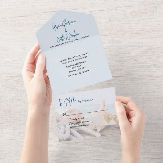 nautische blauwe water schelpen strand bruiloft all in one uitnodiging (Afscheurbaar)