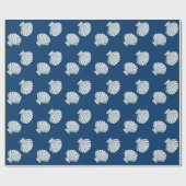 Nautische Marine Blauw Witte Zeeschelpen Verjaarda Cadeaupapier (Vlak)