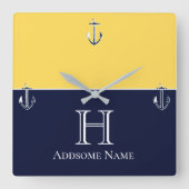 Nautische marineblauwmosterdgeel anker monogram vierkante klok (Voorkant)