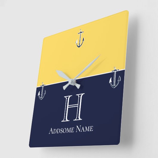 Nautische marineblauwmosterdgeel anker monogram vierkante klok (Hoek)
