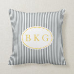 Nautische strepen Custom Monogram | Grijsgeel Kussen<br><div class="desc">Eenvoudig, elegant, modern en trendy smal verticaal gestreept Nautisch patroon of ontwerp voor vierkant Gooi en Lumbar maat Kussens of Kussens. Grijs (of grijs) en wit gestreepte achtergrond aan de voorkant met een Gele achtergrond aan de achterkant en Geel en wit accentcirkel met aangepaste initialen of Monogram in een preppy-lettertype....</div>