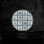 Nautische tegels | Blauw vuurtoren Anchor Ship Whe Ronde Klok<br><div class="desc">Stustleisteen blauw en blauw marineslauw grijs abstract onder de vormen en pictogrammen van het zee met een vlot assortiment van oceaansymbolen en illustraties van het schepsel van zeeen. Deze waterverf en gemengde middelgrote gradiënt voegt de perfecte pop van kleur en persoonlijke stijl toe. #abstractart Voor andere kleuren of passende producten,...</div>