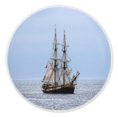 Nautische vissersboot blauwe luchten keramische knop (Voorkant)
