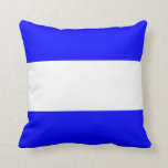 Nautische vlag Signal Letter J Kussen<br><div class="desc">Nautical Flag Signal Letter J Sierkussen. Vierkante vlag voor een marien signaal "Juliet" - letter J met blauwe en witte kleur aan de voor- en achterkant van deze speciale kleurrijke nautische kussen.</div>