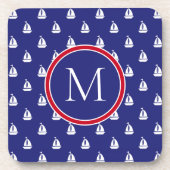 Nautische witte zeilboten op Navy Blue Monogram Bier Onderzetter (Voorkant)