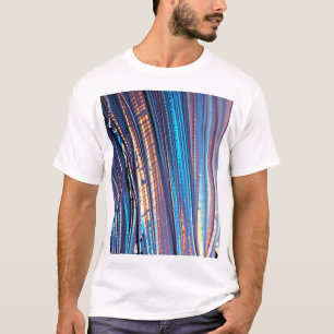 Nauwe close-up van iriserend organisch abstract t-shirt
