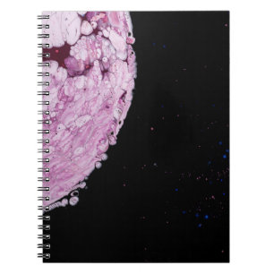 Nauwe uitzicht roze planeet cartoon afbeelding notitieboek