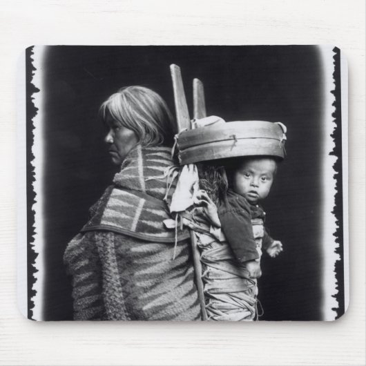 Navaho-vrouw met een papieren op haar rug muismat (Voorkant)