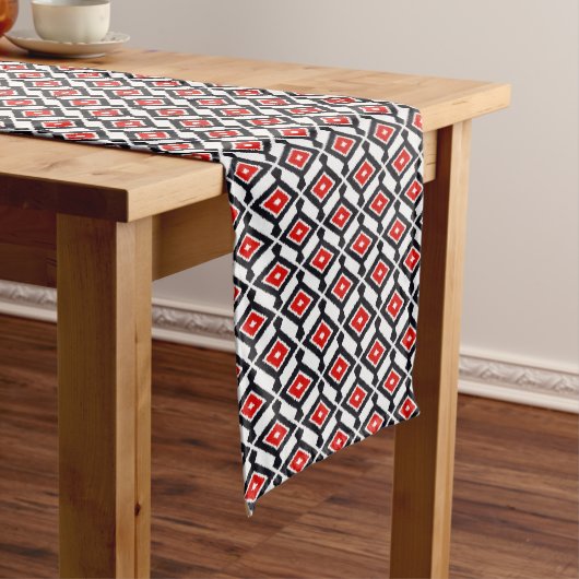 Navajo Ikat Pattern, Dark Red, Black and White Korte Tafelloper (Voorbeeld)