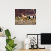 Navajo-paarden lopen vrij op de Canyon-vloer Poster (Thuiskantoor)