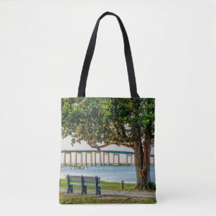 Navarra Park Bench en Bridge Tote Bag