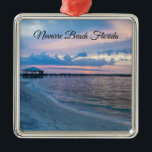 Navarra Santa Rosa Sunset Square Ornament<br><div class="desc">Ornament souvenir - Een rustige manier om de dag te eindigen op het strand in Navarra Beach Florida, Verenigde Staten! Ik nam deze zonsonderste foto op de binnenplaats van Navarra Beach langs de Santa Rosa Sound. Op zoek naar meer producten? Bezoek mijn winkel: http://www.zazzle.com/timelessmomentsphtgy Kunst is genomen door Jennifer White...</div>