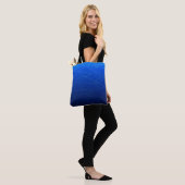 Navelblauwe ombaargradiënt tote bag (Op model)