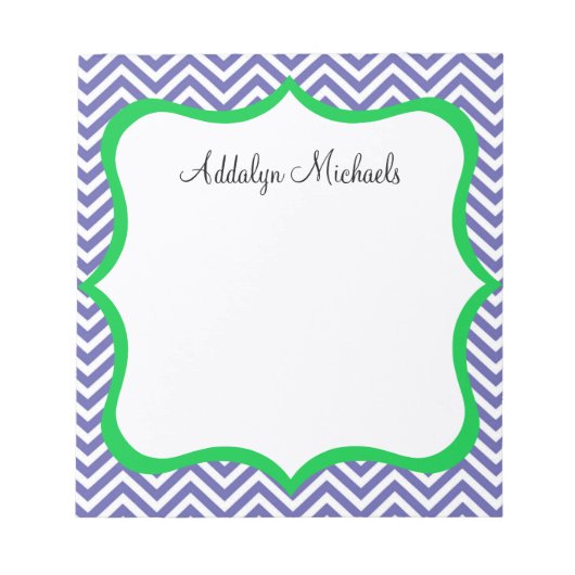 Navy and Green Chevron Aangepast Notitieblok (Voorkant)
