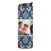 Navy and Pink Ikat Paisley Custom Photo Monogram Thermosbeker (Gedraaid links)