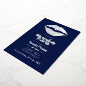 Navy and Silver Birthday Kiss Lips Folie Uitnodiging (Gedraaid)