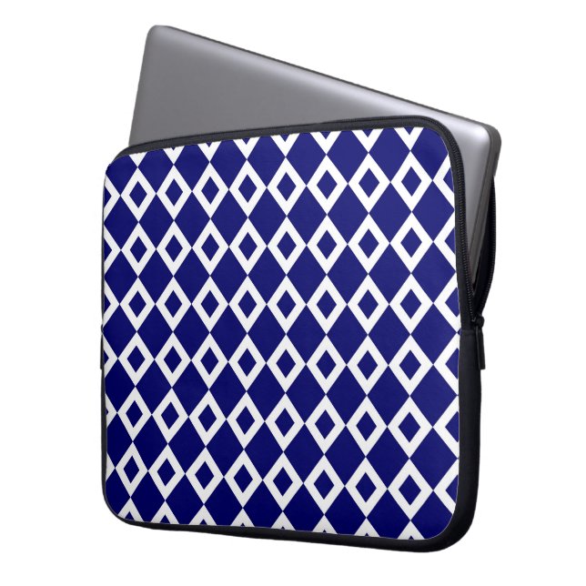 Navy and White Diamond Pattern Laptop Sleeve (Voorkant Links)