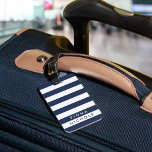 Navy and White Stripe gepersonaliseerd Bagagelabel<br><div class="desc">Schone,  moderne jachthaven en witte strepen,  volledig aanpasbaar met naam en contactgegevens. Laat je tas nooit meer achter.</div>