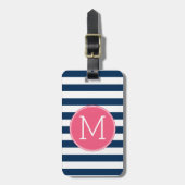 Navy and White Striped Pattern Hot Pink Monogram Bagagelabel (Voorkant verticaal)