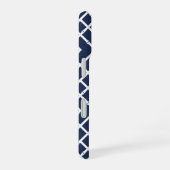 Navy bamboe roosterpatroon monogram iPhone 16 hoesje (Rechterkant)