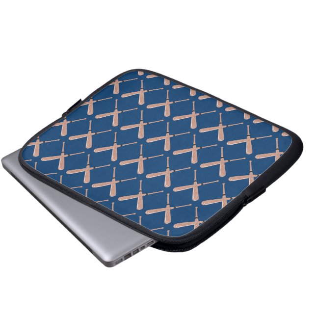 Navy Baseball Bat Laptop Sleeve (Voorkant onderkant)