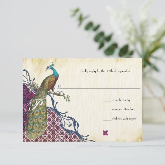 Navy & Berry Berry Elegant Damask Peacock Wedding RSVP Kaartje (Staand voorkant)