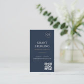 Navy Blau Logo QR Code Modern Professioneel Visitekaartje (Staand voorkant)