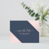 Navy Blauw en Blush Bruiloft Save The Date Aankondigingskaart (Staand voorkant)